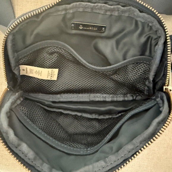 Lululemon Everywhere Belt Bag, Small Size 1L,  Steel Blue - Picture 3 of 3